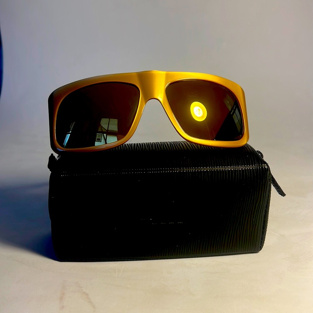 Mosley Tribes polarized sunglasses. Style SOSA GDM
